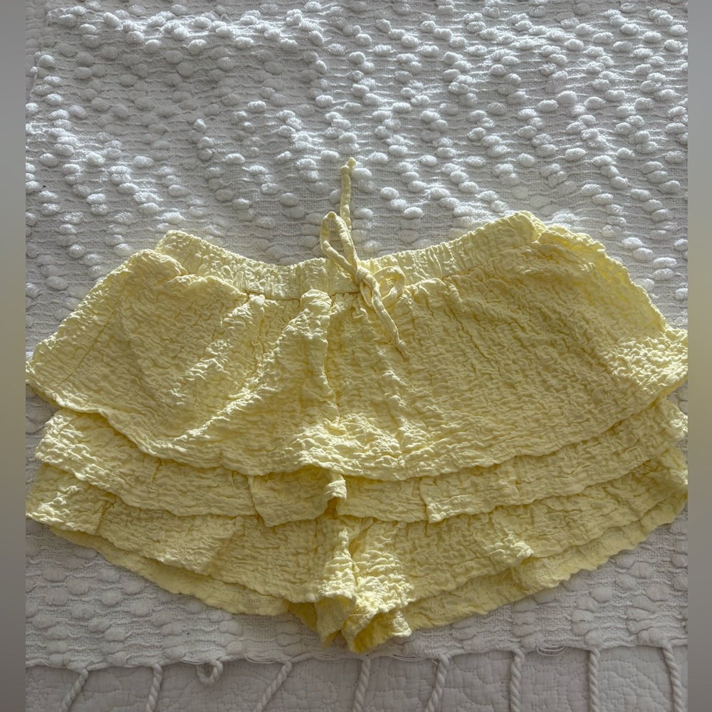Ocean Drive 
Women’s Yellow Ruffle Shorts - Lightweight Summer Style